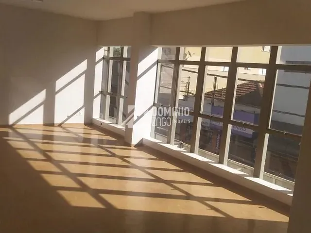 Sala para alugar, no bairro São Benedito em Uberaba