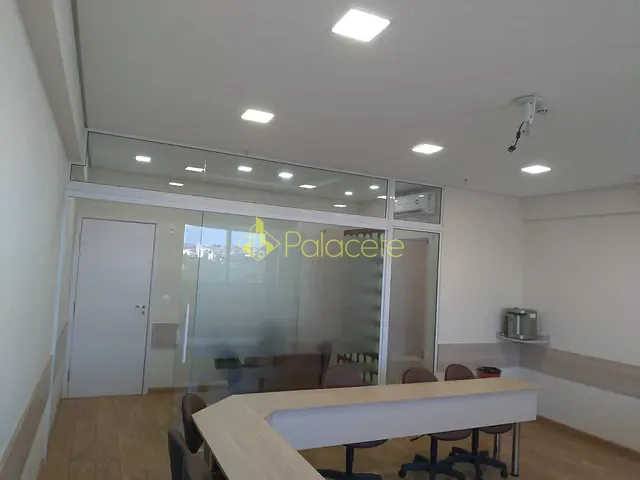Sala à venda, no bairro Parque Senhor do Bonfim em Taubaté