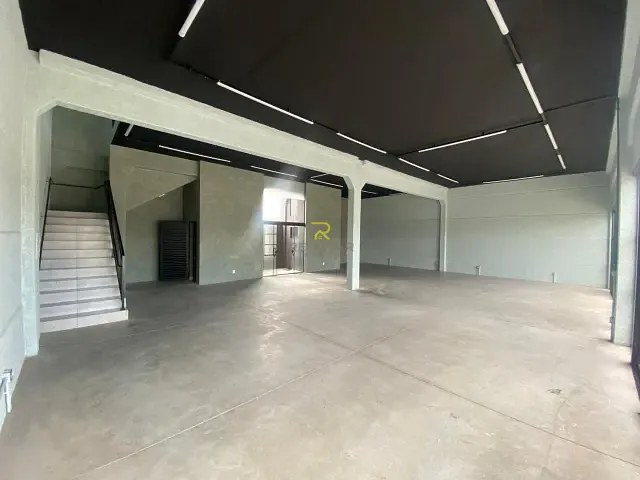 Sala com 330m², para alugar, no bairro Boqueirão em Guarapuava