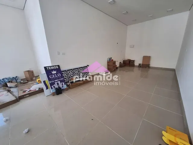 Sala com 112m², para alugar, no bairro Centro em Caraguatatuba