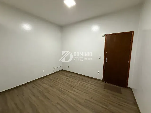Sala para alugar, no bairro São Benedito em Uberaba