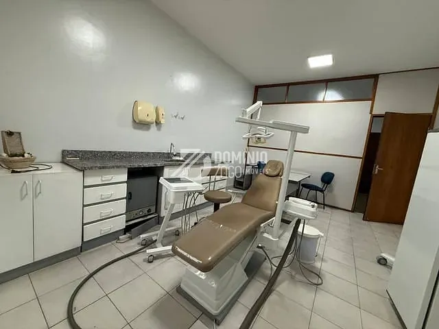 Sala para alugar, no bairro São Benedito em Uberaba
