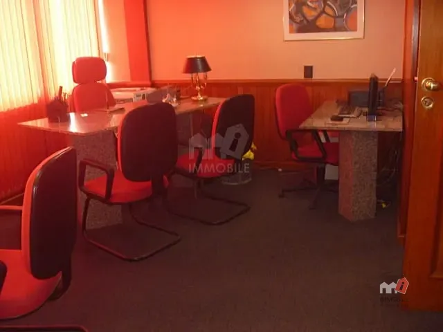 Sala à venda, no bairro Centro em Petrópolis