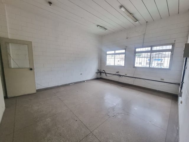 Sala com 70m², para alugar, no bairro Santana de Parnaíba em Santana de Parnaíba