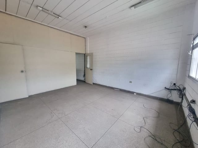 Sala com 70m², para alugar, no bairro Santana de Parnaíba em Santana de Parnaíba