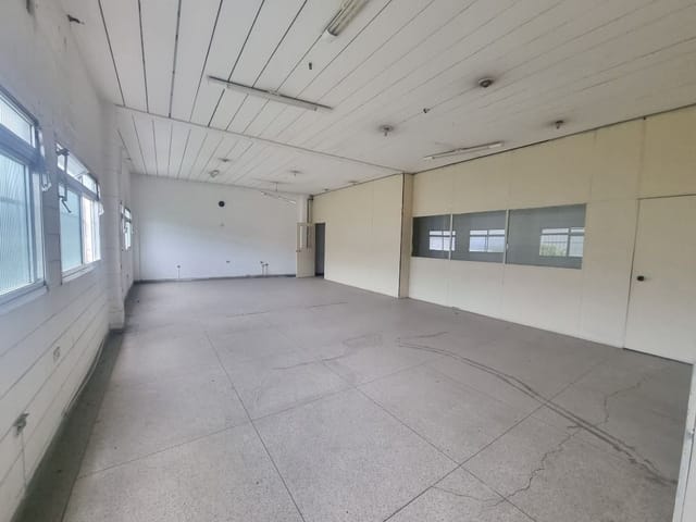 Sala com 70m², para alugar, no bairro Santana de Parnaíba em Santana de Parnaíba