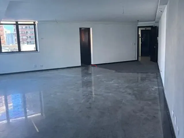 Sala com 124m², para alugar, no bairro Centro em Londrina