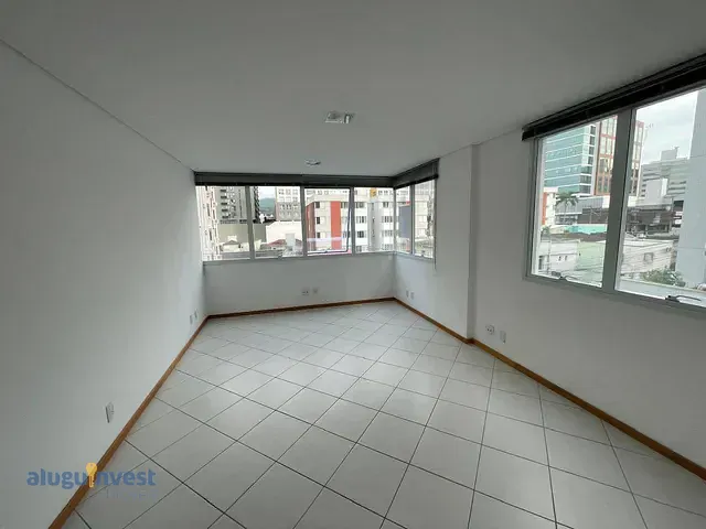 Sala para alugar, no bairro Trindade em Florianópolis