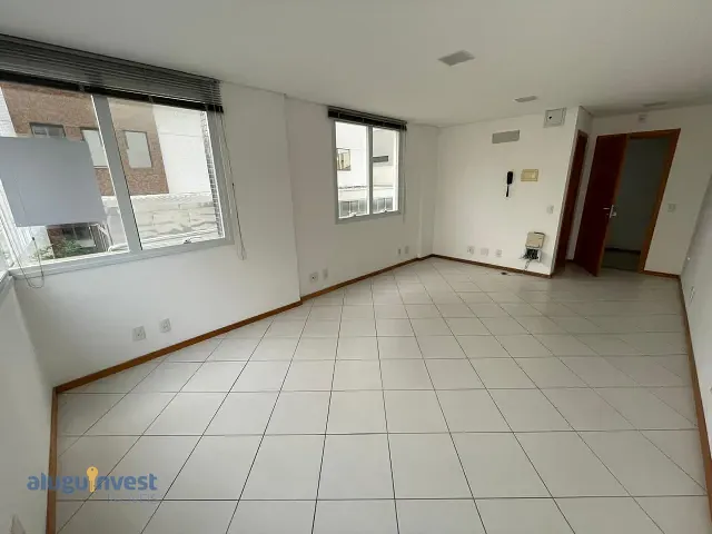 Sala para alugar, no bairro Trindade em Florianópolis