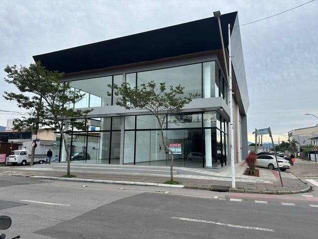 Sala com 390m², para alugar, no bairro São Vicente em Itajaí
