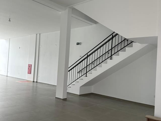 Sala com 390m², para alugar, no bairro São Vicente em Itajaí