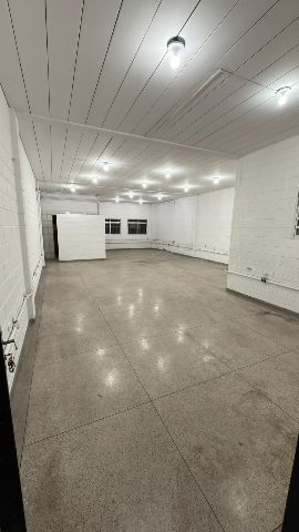 Sala com 70m², para alugar, no bairro Santana de Parnaíba em Santana de Parnaíba