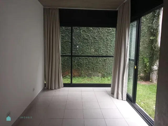 Sala com 45m², para alugar, no bairro Vila Portuguesa em São Paulo