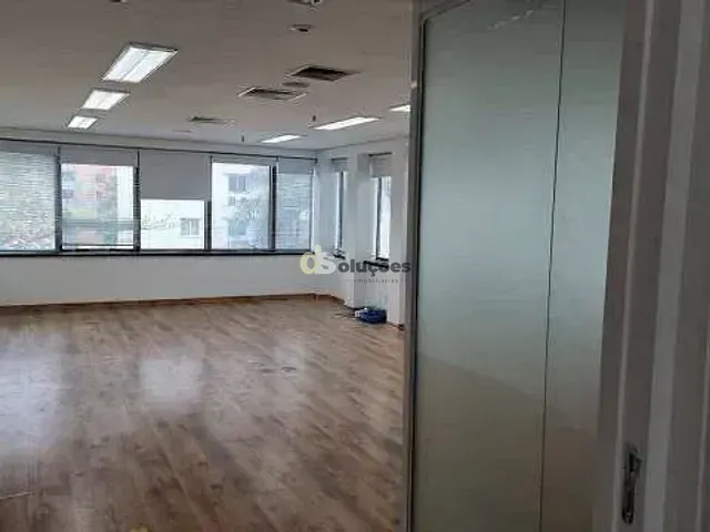 Sala à venda, no bairro Itaim Bibi em São Paulo