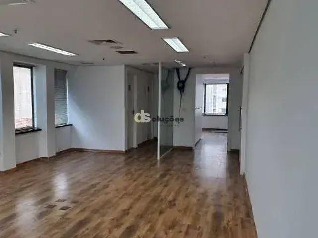 Sala à venda, no bairro Itaim Bibi em São Paulo