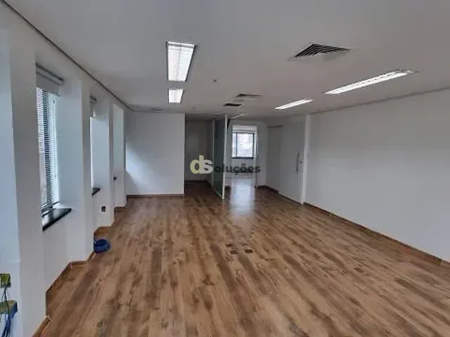 Sala à venda, no bairro Itaim Bibi em São Paulo