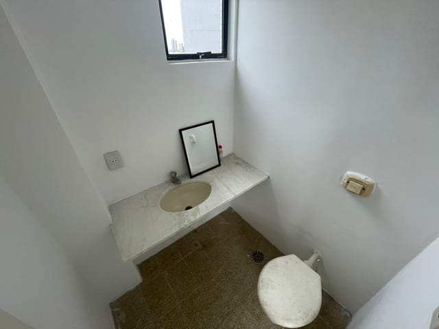 Sala à venda, no bairro Menino Deus em Porto Alegre
