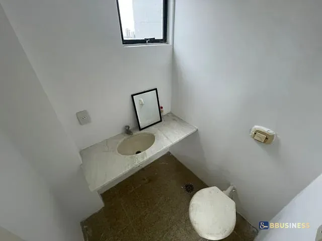 Sala à venda, no bairro Menino Deus em Porto Alegre