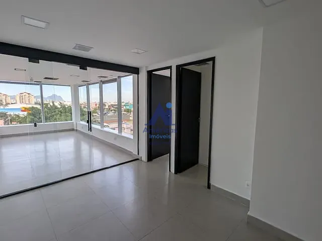 Sala com 60m², para alugar, no bairro Recreio dos Bandeirantes em Rio de Janeiro