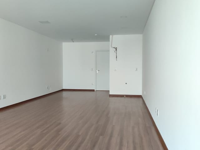 Foto do Sala - LOCAÇÃO: Sala no Evolution Corporate – Alto Padrão e Vista Panorâmica | Sellen