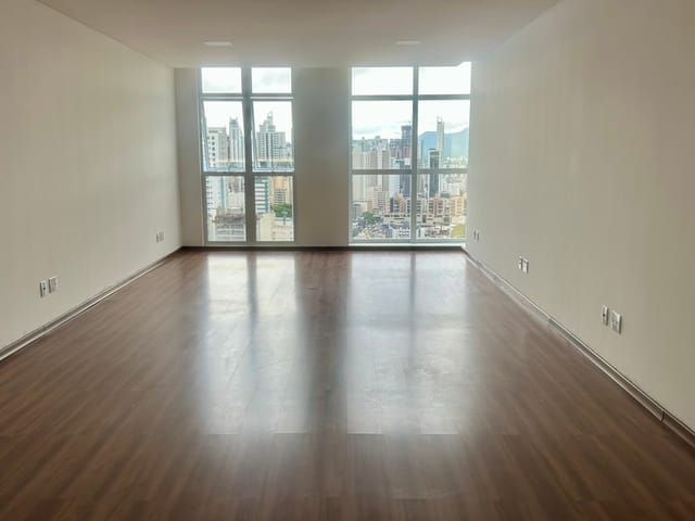 Foto do Sala - LOCAÇÃO: Sala no Evolution Corporate – Alto Padrão e Vista Panorâmica | Sellen