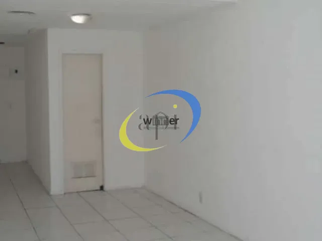 Sala à venda ou para alugar, no bairro Centro em Rio de Janeiro