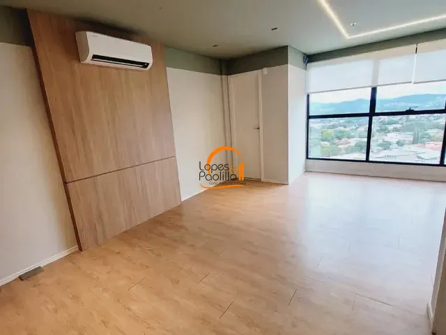 Sala com 33m², para alugar, no bairro Vila Santista em Atibaia