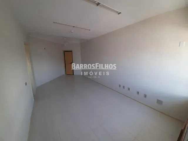 Sala com 35m², à venda, no bairro São José em Aracaju