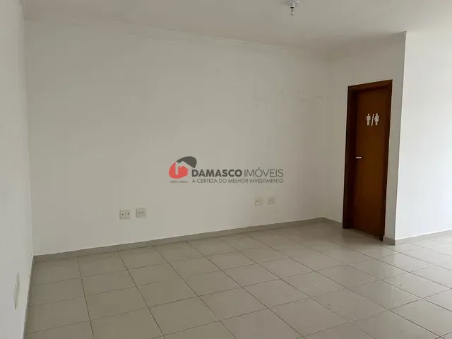 Sala com 34m², para alugar, no bairro Campestre em Santo André