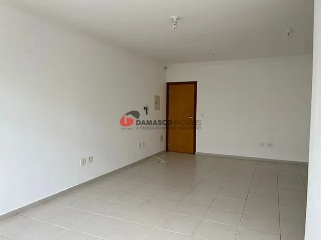 Sala com 34m², para alugar, no bairro Campestre em Santo André