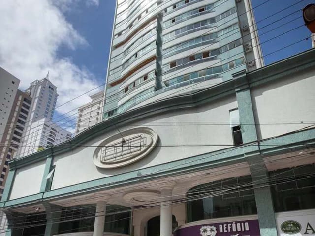 Sala com 522m², à venda, no bairro Centro em Balneário Camboriú