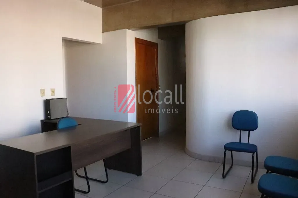 Conjunto Comercial / Sala  à venda, 120m² — foto 1 de 17