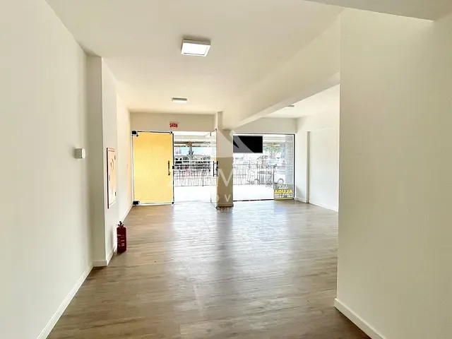 Sala para alugar, no bairro Centro em Blumenau