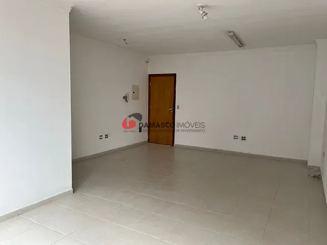 Sala com 32m², para alugar, no bairro Campestre em Santo André