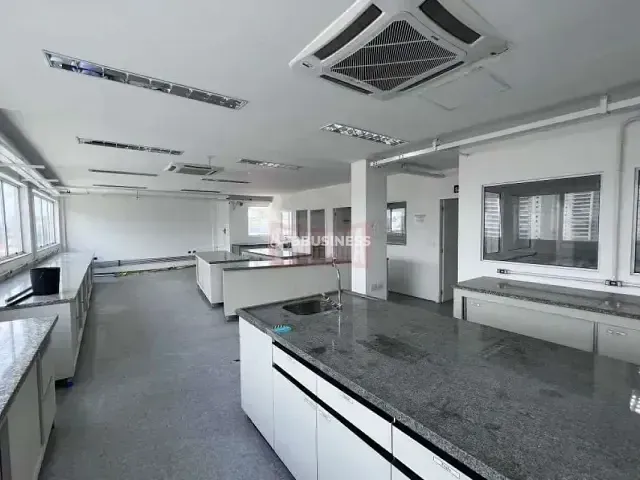 Sala à venda ou para alugar, no bairro Santo Antônio em São Caetano do Sul