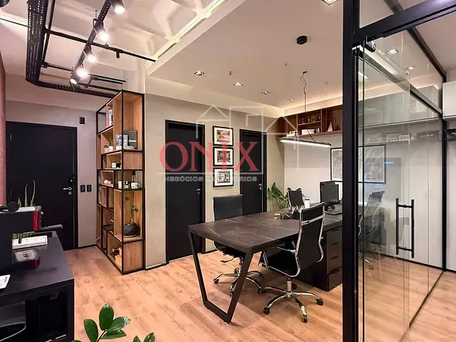 Sala com 36m², para alugar, no bairro Vila Mogilar em Mogi das Cruzes