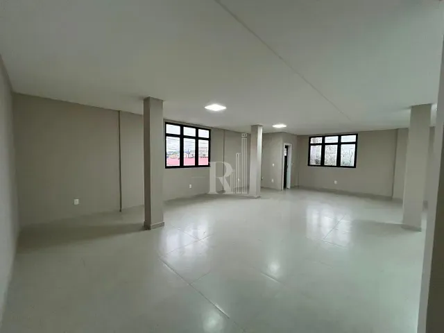 Sala para alugar, no bairro Universitário em Tijucas