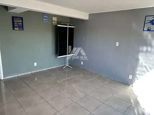 Sala à venda ou para alugar, no bairro Vila Bela em Guarapuava