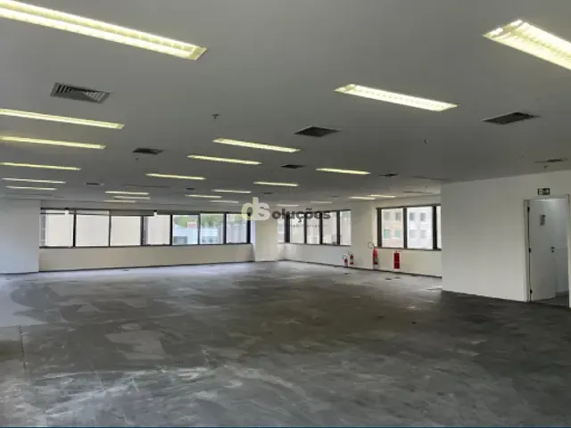 Sala para alugar, no bairro Cidade Monções em São Paulo