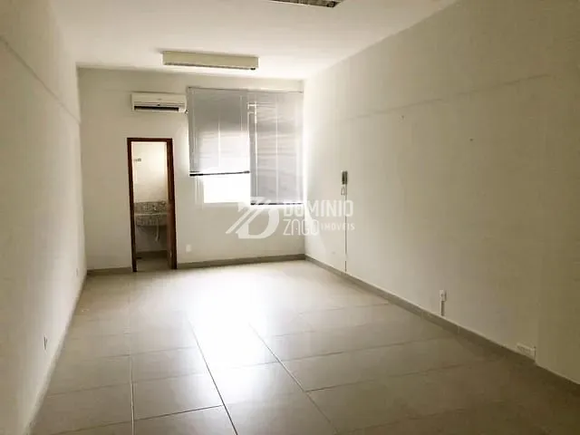 Sala para alugar, no bairro São Benedito em Uberaba