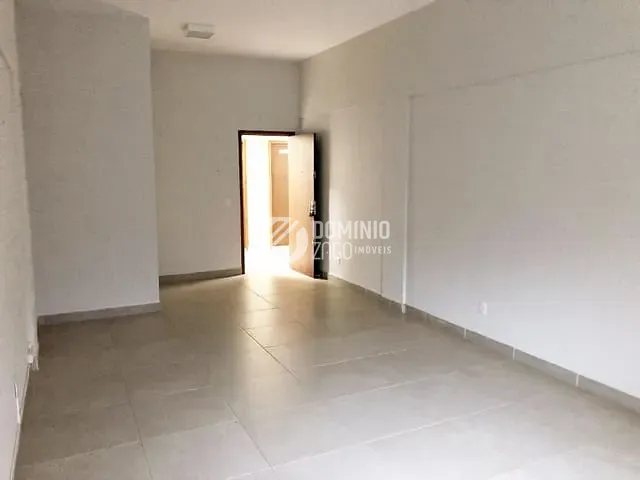 Sala para alugar, no bairro São Benedito em Uberaba