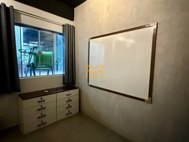 Sala com 30m², para alugar, no bairro São Brás em Belém