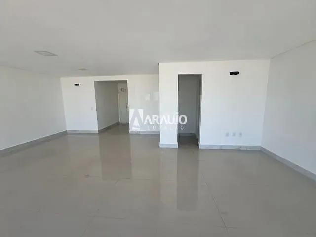 Sala com 77m², para alugar, no bairro Centro em Itajaí
