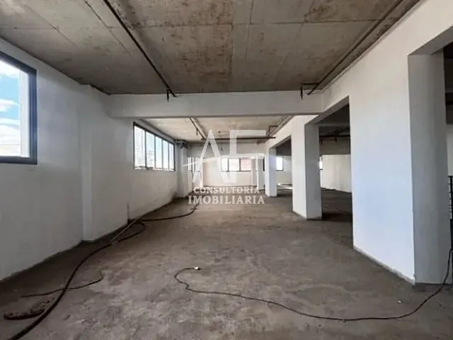 Sala com 528m², para alugar, no bairro Jardim das Nações em Taubaté