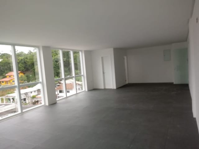 Sala com 115m², à venda, no bairro Ariribá em Balneário Camboriú