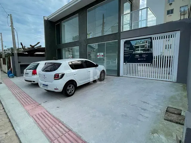 Sala com 358m², à venda ou para alugar, no bairro Centro em Tijucas