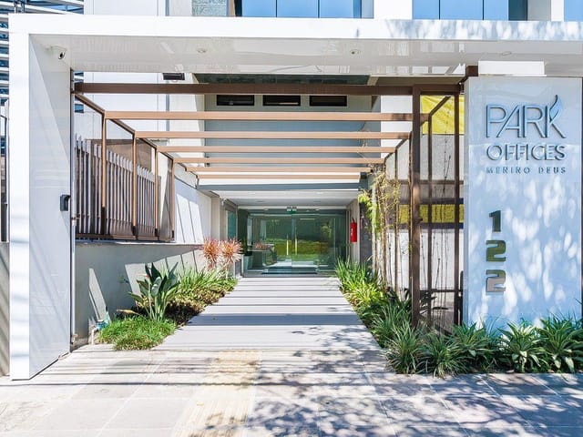 Sala à venda, no bairro Praia de Belas em Porto Alegre