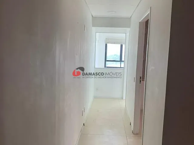 Sala com 57m², para alugar, no bairro Vila Bastos em Santo André