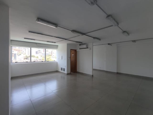 Sala para alugar, no bairro Buritis em Belo Horizonte
