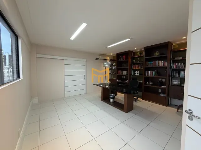 Sala à venda, no bairro Umarizal em Belém